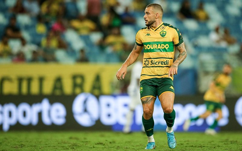 Afastado! Cuiabá decide afastar André Luís por indisciplina