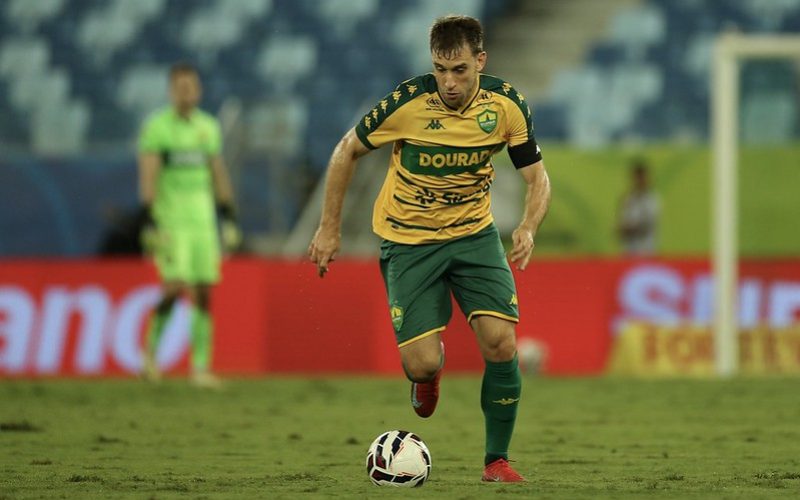 “‘Tem que ter pé no chão!’” – Cuiabá celebra vitória, mas capitão faz alerta ao elenco