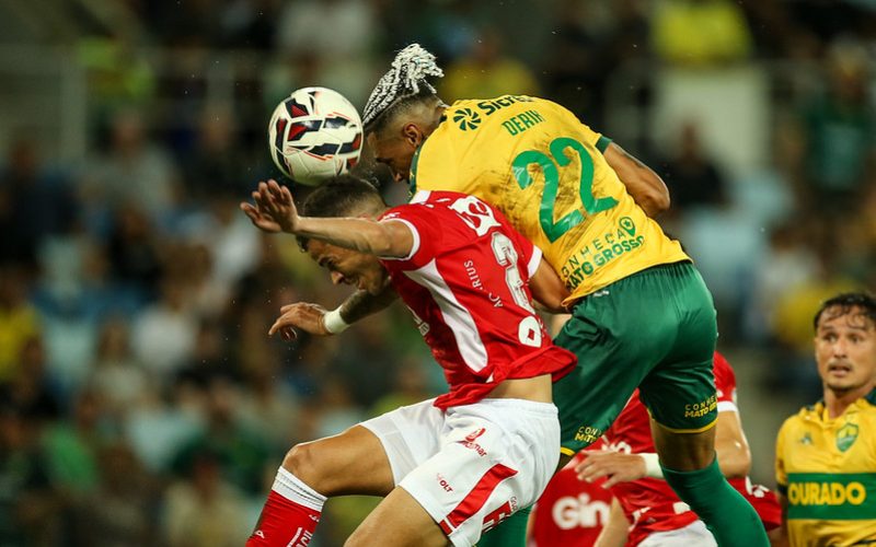 Cuiabá recebe líder Vila Nova em duelo decisivo para encostar no G6