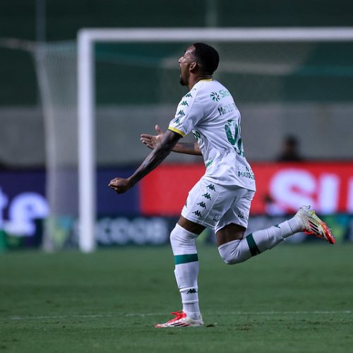 Com pé calibrado, Matheusinho marca duas vezes, coloca o Cuiabá no G-4 da Série B e embala para duelo contra o Paysandu