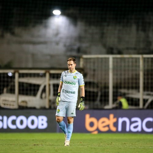 Ex-Cuiabá, goleiro Mateus Pasinato acerta com o Felgueiras de Portugal