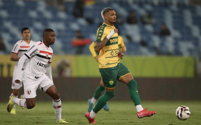 Cuiabá sofre nova derrota na Série B, permanece sem marcar e se distancia do G-4