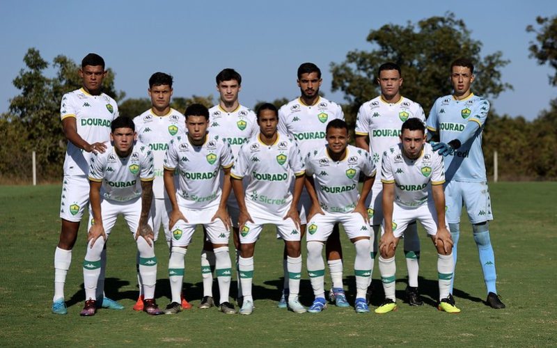 Com show coletivo e 4 a 0 no Estadual, Cuiabá foca confronto direto contra o Grêmio