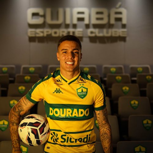 Novo nome no ataque: Carlos Alberto chega ao Cuiabá após troca com o Sport