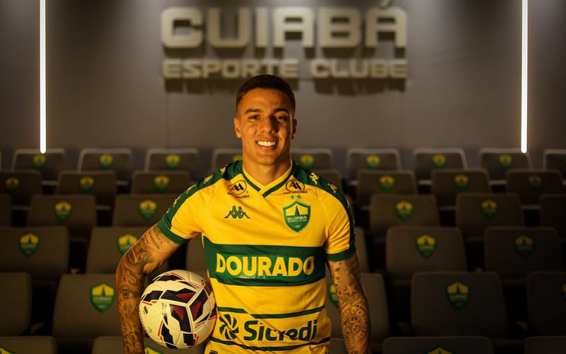 Novo nome no ataque: Carlos Alberto chega ao Cuiabá após troca com o Sport