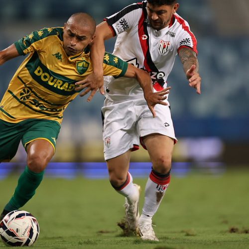 Dourado busca reação e quer encerrar jejum contra o Atlético-GO