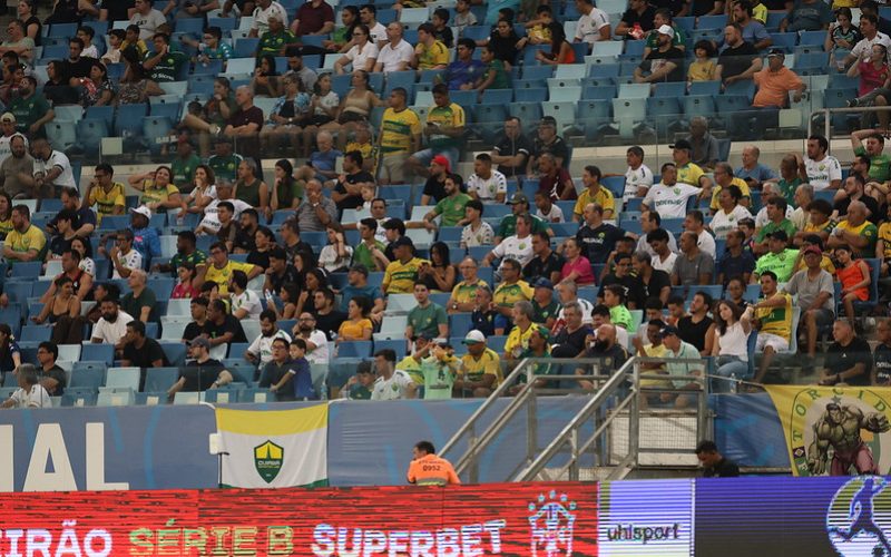 Após Dresch cobrar torcida, Cuiabá anuncia ingressos a R$ 5