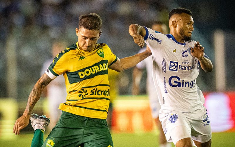 Cuiabá vira refém do próprio jejum como visitante e desperdiça chance de encostar no G-4