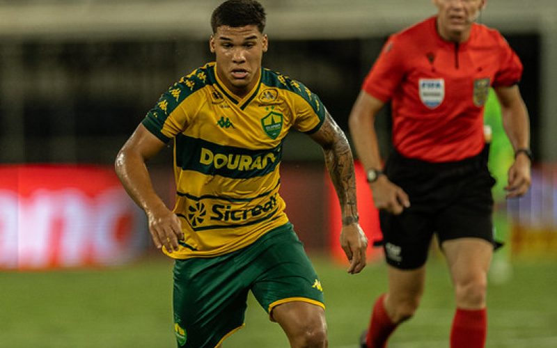Cuiabá perde meia titular desde a temporada passada por lesão no joelho; confira