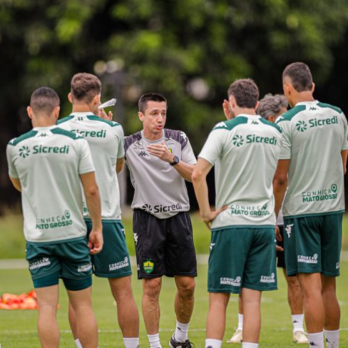 Fica! Cuiabá confirma Barros e mantém projeto para 2026