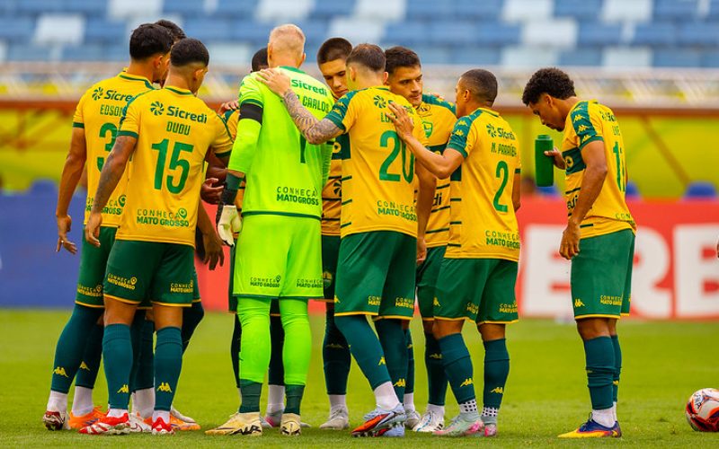 Cuiabá embarca para Santa Catarina para duelo da Copa do Brasil 2026