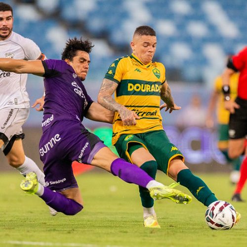 Pressionado, Cuiabá encara Ceará em duelo direto e busca fim de tabu
