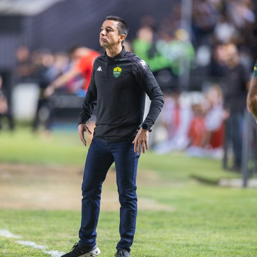 “A gente ainda está encontrando a equipe”, diz Eduardo Barros após empate do Cuiabá contra o Operário-PR