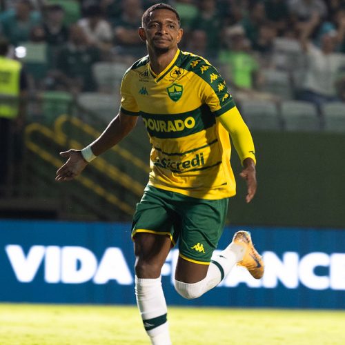 Saída confirmada: rescisão de Hernandes com o Cuiabá é publicada no BID da CBF