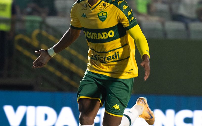 Saída confirmada: rescisão de Hernandes com o Cuiabá é publicada no BID da CBF
