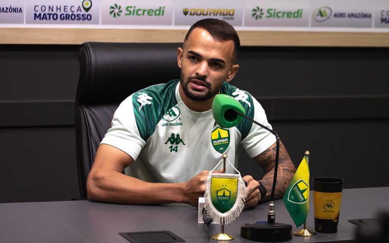 Coincidência ou destino? Gol, camisa 14 e abril ligam Eric a Raniele no Cuiabá