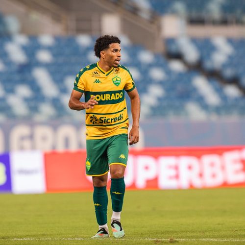 Nem no banco: Eliel se machuca antes do duelo com o Athletic e vira mais um problema na DM
