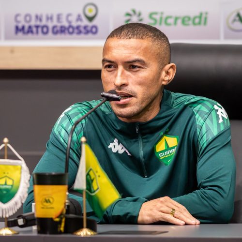 “Temos que ganhar dentro e fora de casa”, diz Nino Paraíba sobre momento do Cuiabá na Série B