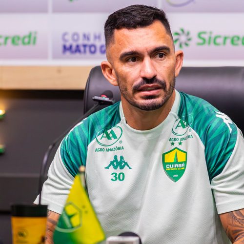 “Precisamos continuar mantendo a defesa sólida e começar a marcar gols”, afirma Raul