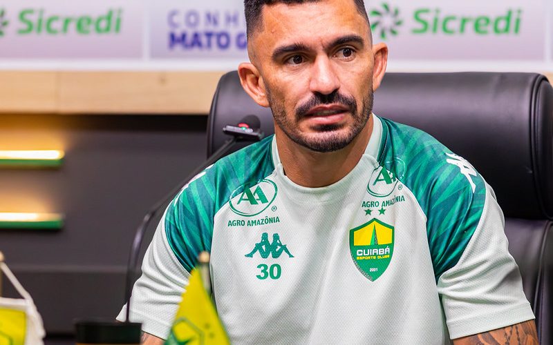 “Precisamos continuar mantendo a defesa sólida e começar a marcar gols”, afirma Raul
