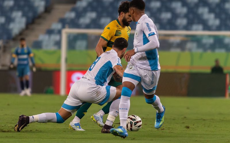 Cuiabá reage após sair perdendo por dois gols e empata com o Londrina na Arena Pantanal pela Série B