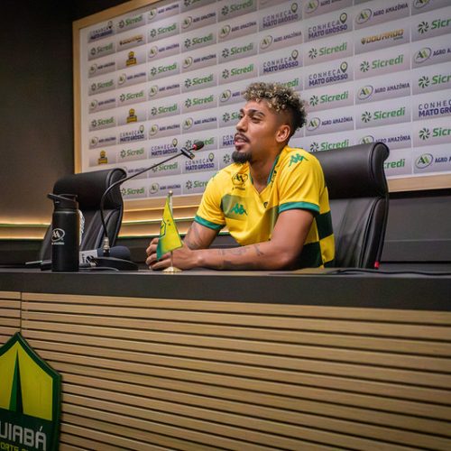 Apresentado pelo Cuiabá, Fábio Gomes diz que calor da capital é “surreal” e projeta estreia na Série B
