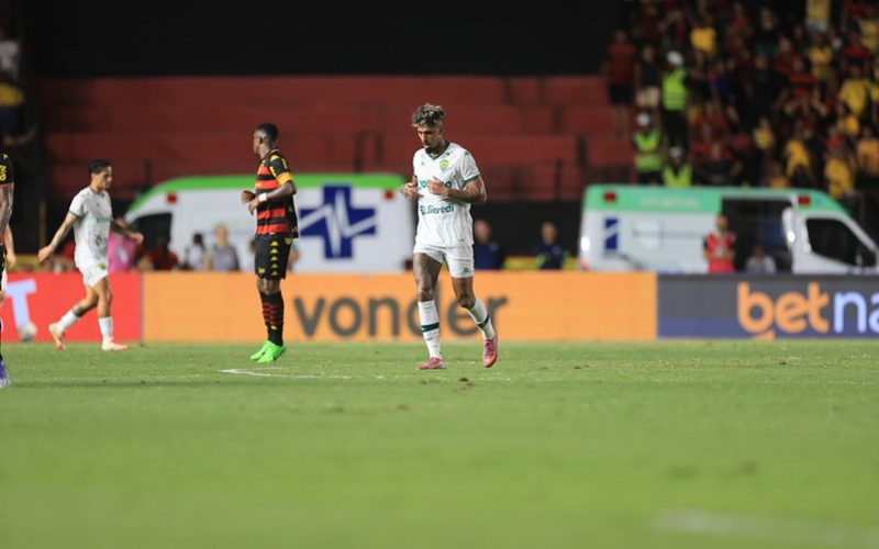 Fábio Gomes sofre lesão e está fora do duelo entre Cuiabá e Fortaleza