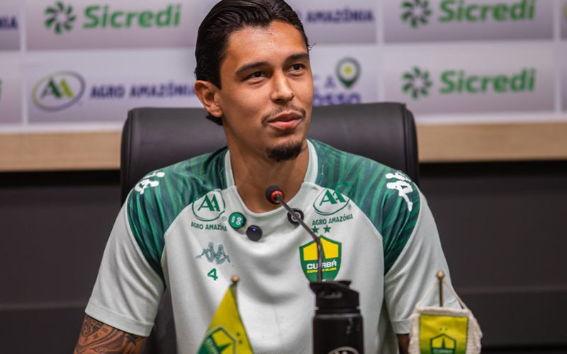 Vitor Mendes destaca recomeço no Cuiabá e liderança na defesa antes de duelo com o Operário-PR