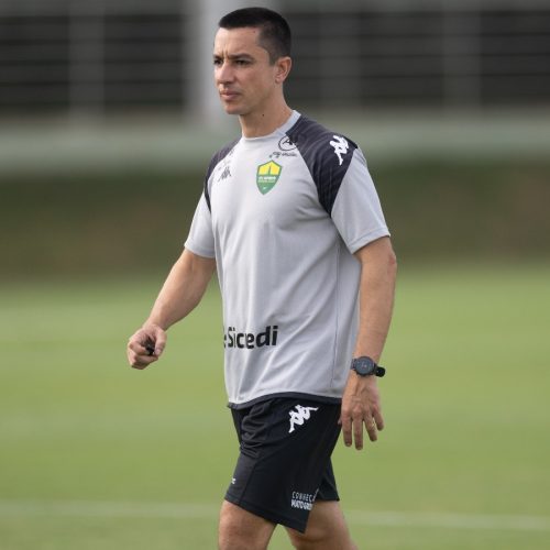 “Empatar fora de casa é ponto conquistado”, diz Eduardo Barros após Cuiabá segurar o Fortaleza