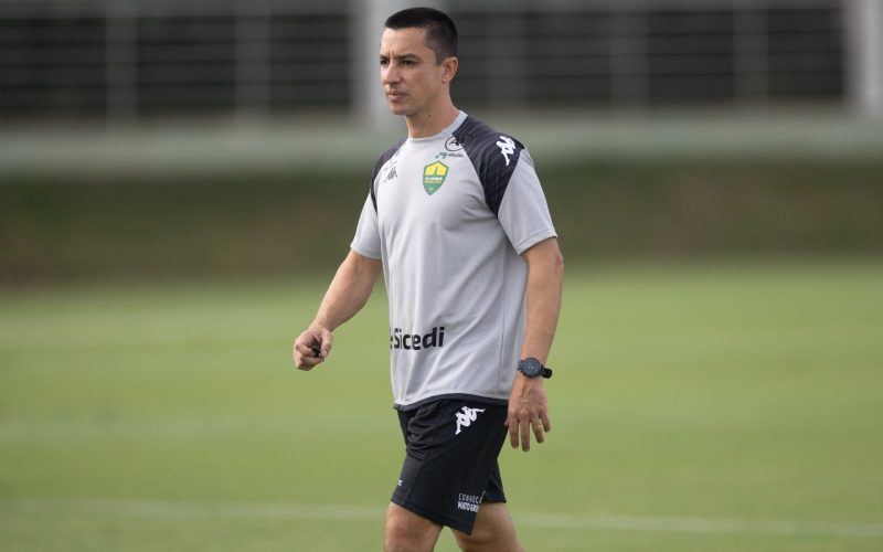 “Empatar fora de casa é ponto conquistado”, diz Eduardo Barros após Cuiabá segurar o Fortaleza