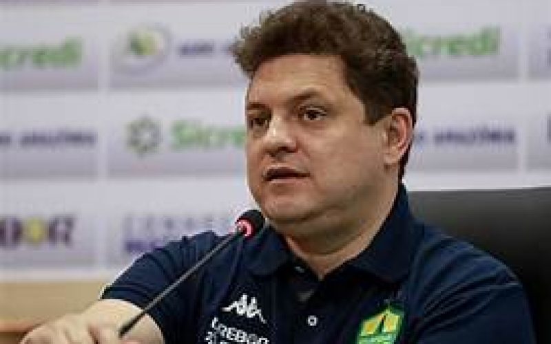 “Não dá para cobrar camarão se estou te dando um Pacupeva”, diz Cristiano ao defender reconstrução do Cuiabá