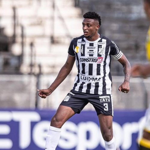 O zagueiro Gui Mariano treina com seus companheiros e falta somente oficializar a contratação do Cuiabá