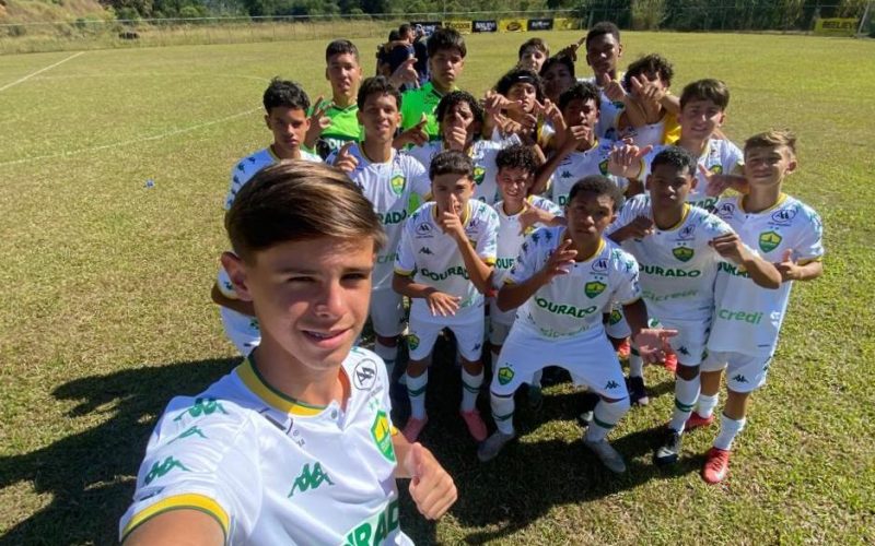Sub-14 do Cuiabá passa pelo Athletico-PR e avança à semifinal da Copa Voltaço