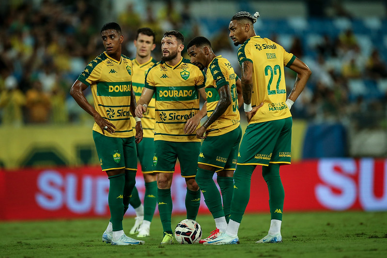 Cuiabá recebe o Vila Nova em confronto direto pelo G4 da Série B