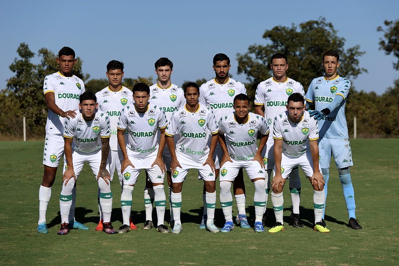 Com show coletivo e 4 a 0 no Estadual, Cuiabá foca confronto direto contra o Grêmio