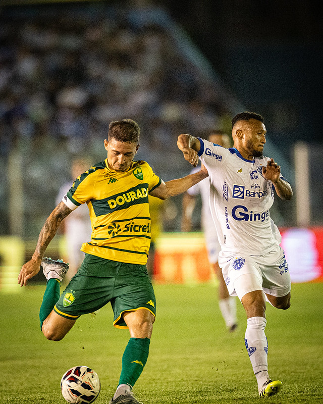 Cuiabá vira refém do próprio jejum como visitante e desperdiça chance de encostar no G-4