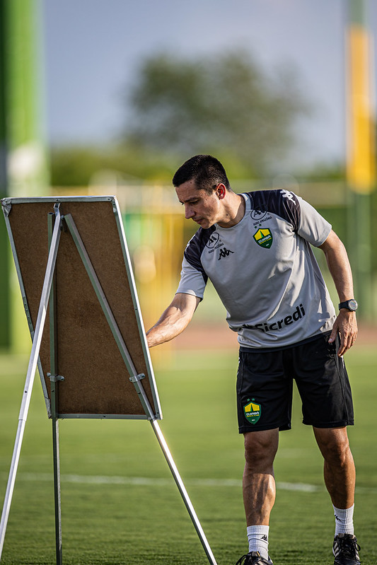 “Reconstrução não é do dia para a noite”, diz Eduardo Barros após nova derrota do Cuiabá