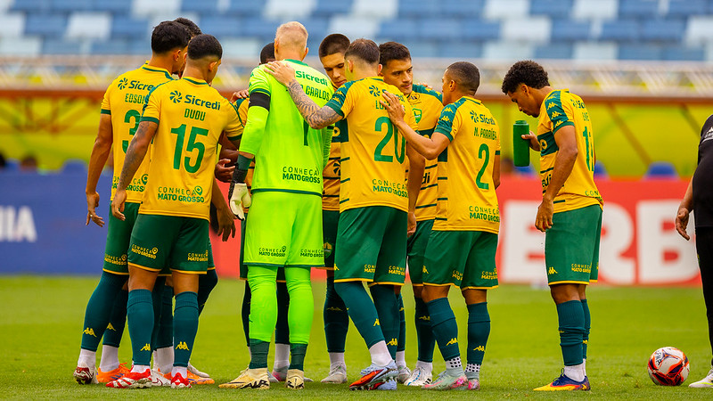 Cuiabá embarca para Santa Catarina para duelo da Copa do Brasil 2026