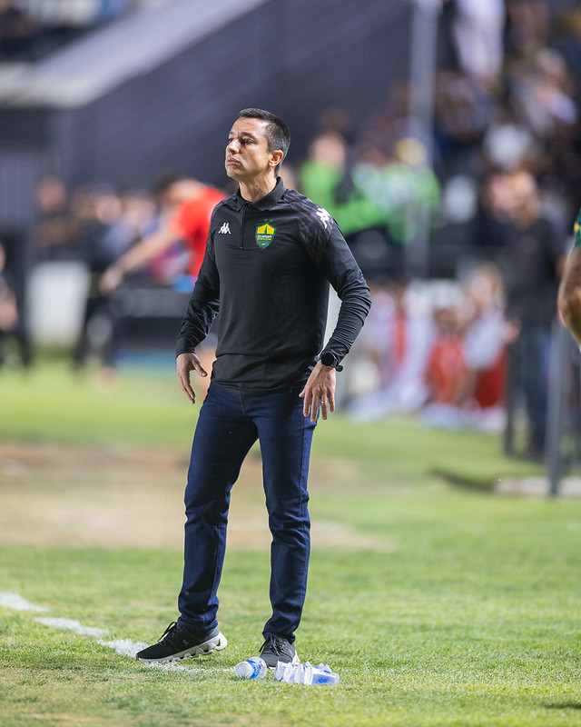 “A gente ainda está encontrando a equipe”, diz Eduardo Barros após empate do Cuiabá contra o Operário-PR