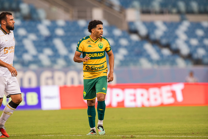 Nem no banco: Eliel se machuca antes do duelo com o Athletic e vira mais um problema na DM