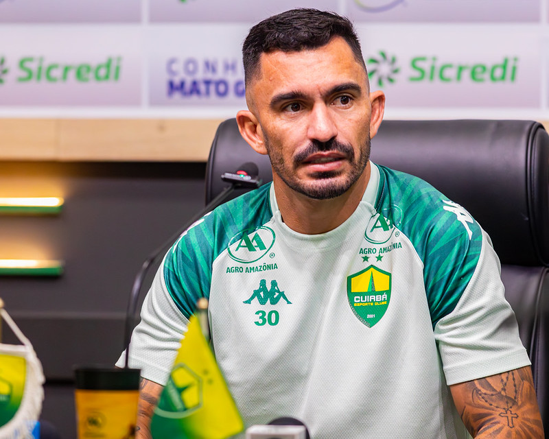 “Precisamos continuar mantendo a defesa sólida e começar a marcar gols”, afirma Raul