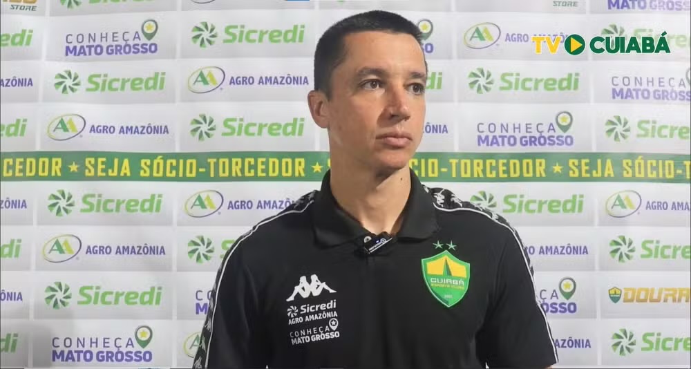 “A pressão não me incomoda”: Eduardo Barros defende trabalho após empate do Cuiabá